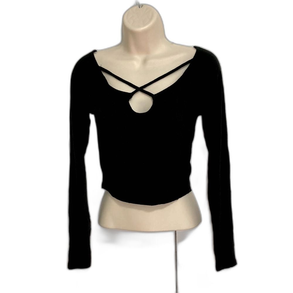 ALMOST FAMOUS Sexy Black Criss Cross Keyhole Crop Top Sweater Womens Medium